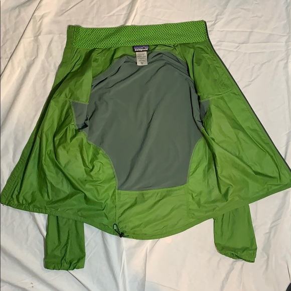 Green Patagonia Running/Cycling Jacket - Picture 2 of 5
